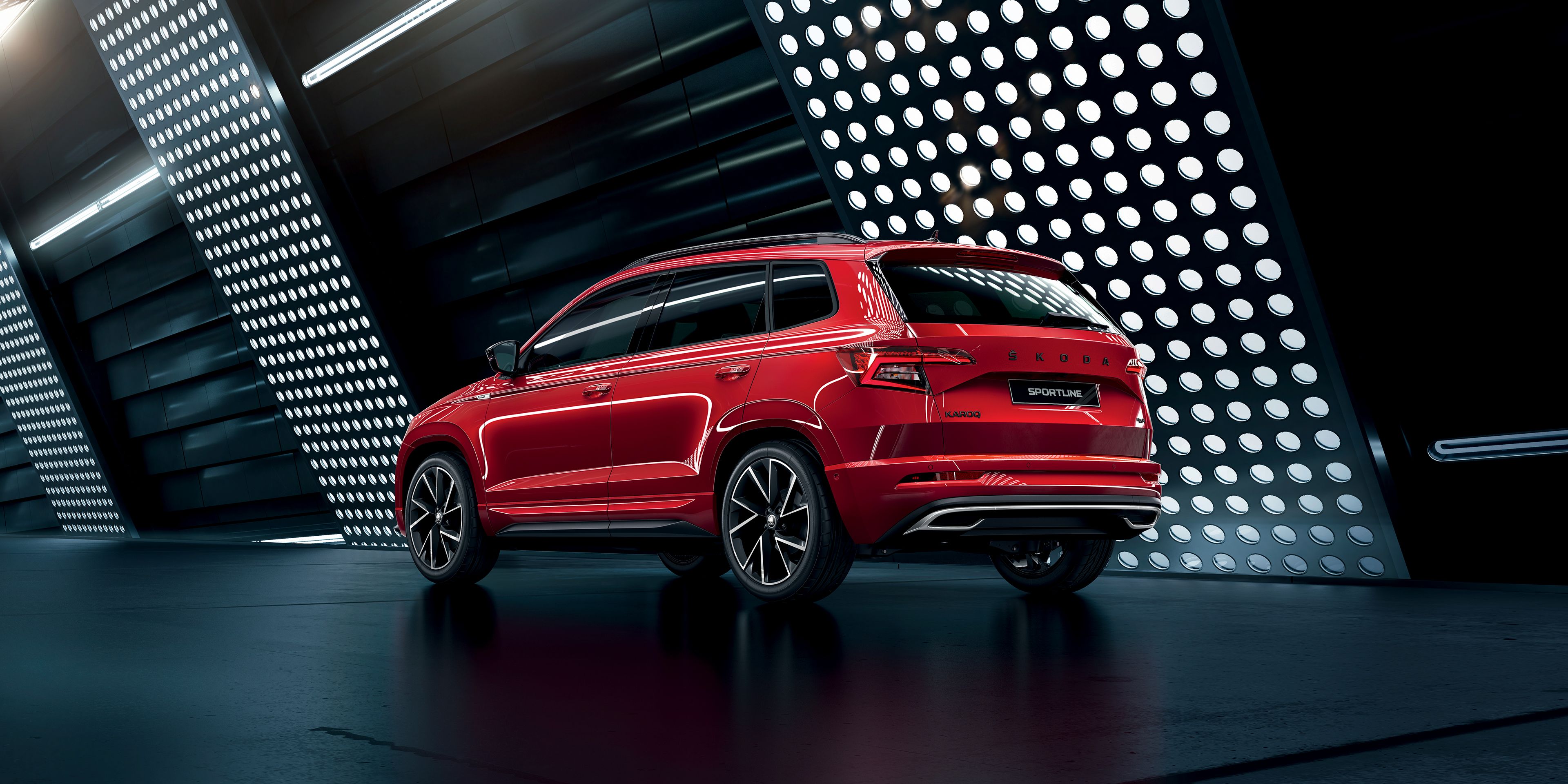 Emblema Sportline e Škoda Karoq Sportline